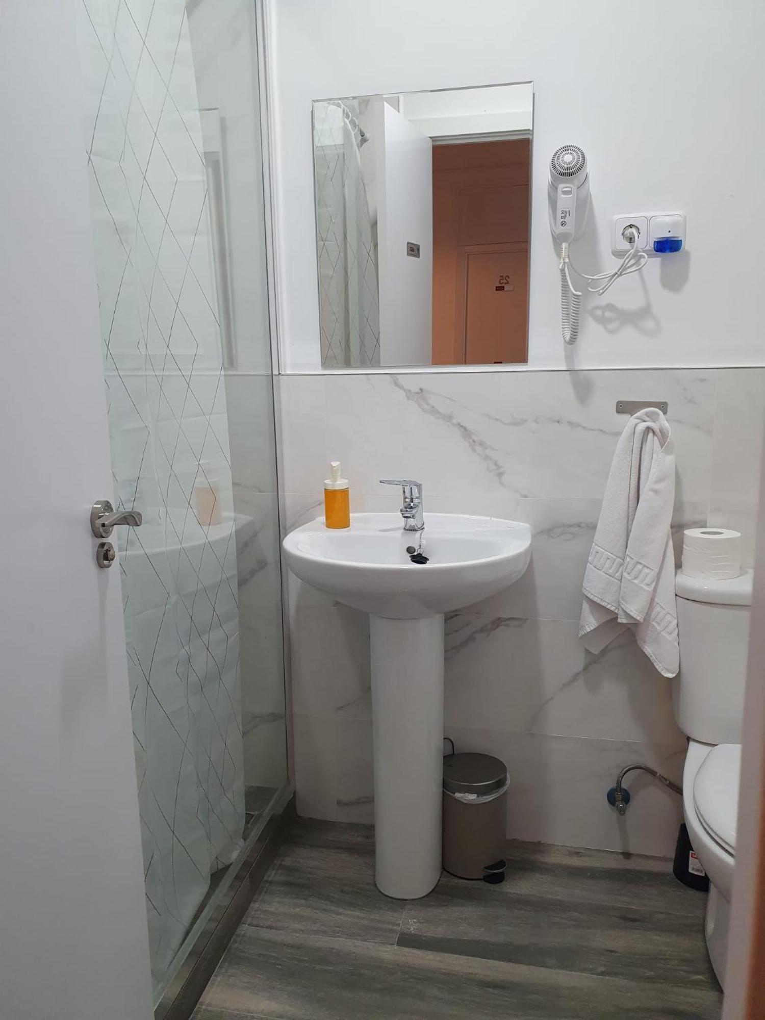 Hostal Abel Victoriano Madrid Exterior photo