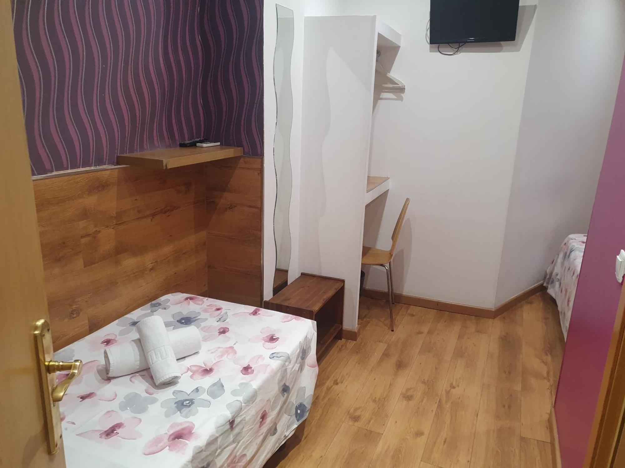Hostal Abel Victoriano Madrid Exterior photo
