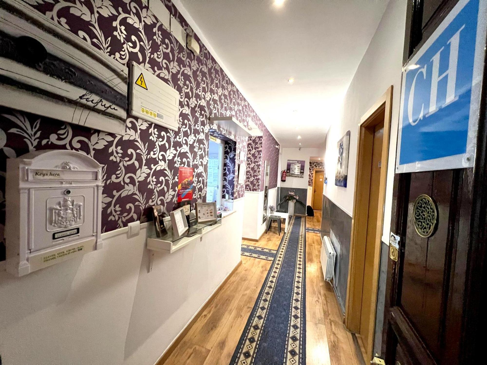 Hostal Abel Victoriano Madrid Exterior photo