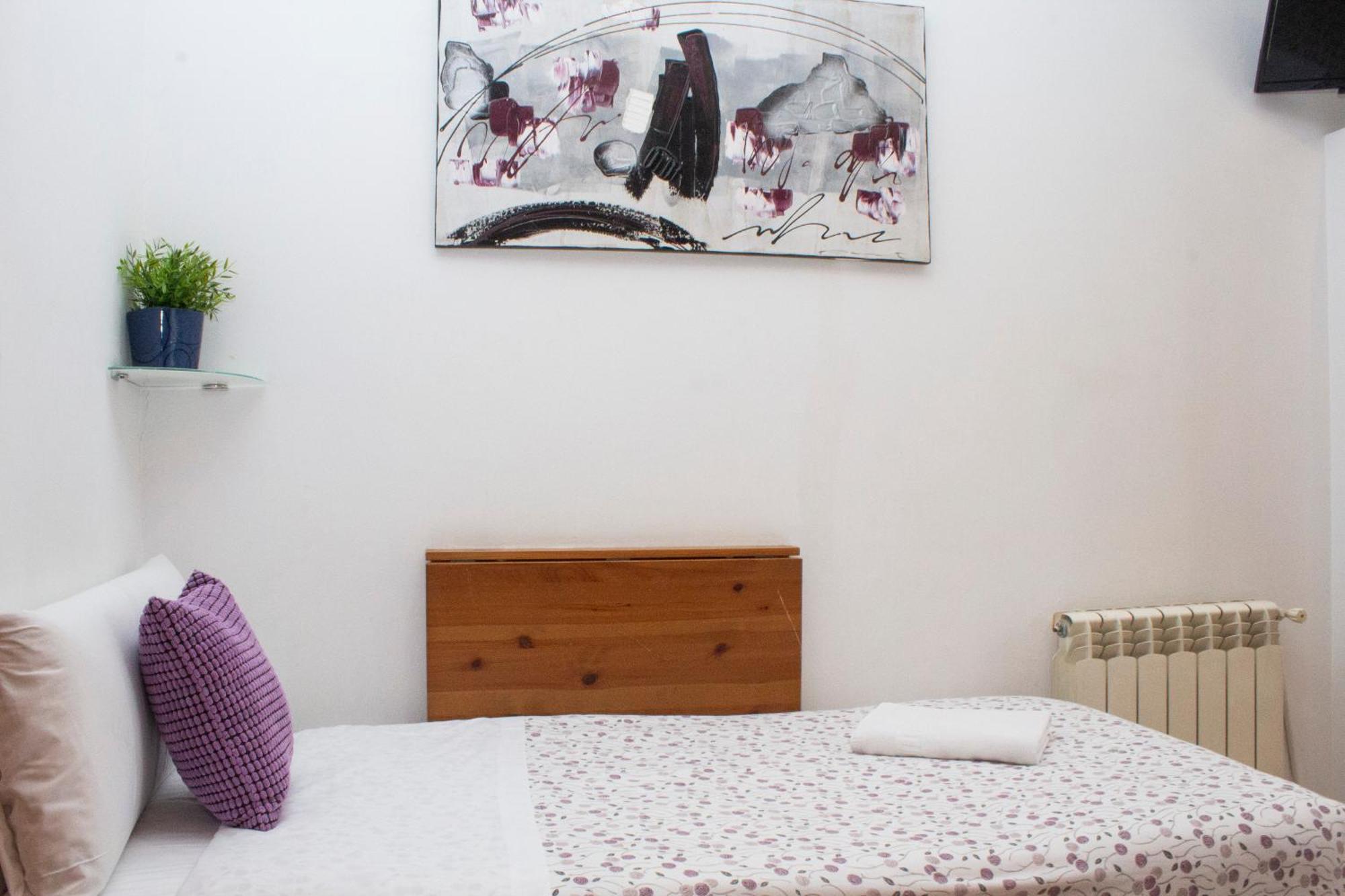 Hostal Abel Victoriano Madrid Exterior photo